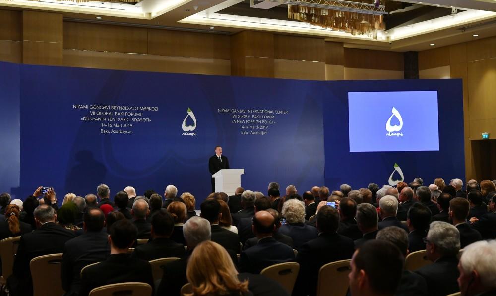 Президент Ильхам Алиев принял участие в VII Глобальном Бакинском форуме (ФОТО)