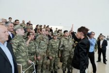 Первый вице-президент Мехрибан Алиева встретилась с военнослужащими, которых обеспечили высокотехнологичными протезами (ФОТО)