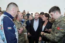 Первый вице-президент Мехрибан Алиева встретилась с военнослужащими, которых обеспечили высокотехнологичными протезами (ФОТО)