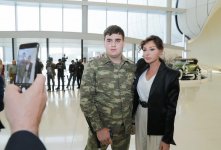 Первый вице-президент Мехрибан Алиева встретилась с военнослужащими, которых обеспечили высокотехнологичными протезами (ФОТО)