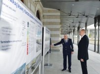 Президент Ильхам Алиев ознакомился с пассажирским поездом маршрута Баку-Тбилиси-Карс (ФОТО)