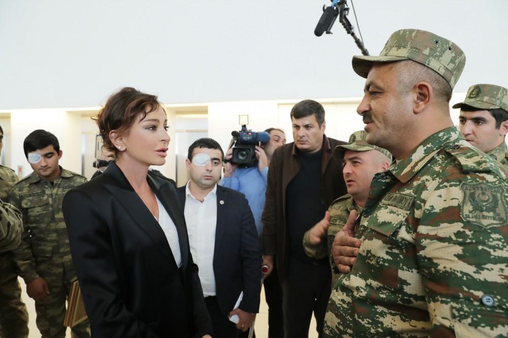 Первый вице-президент Мехрибан Алиева встретилась с военнослужащими, которых обеспечили высокотехнологичными протезами (ФОТО)