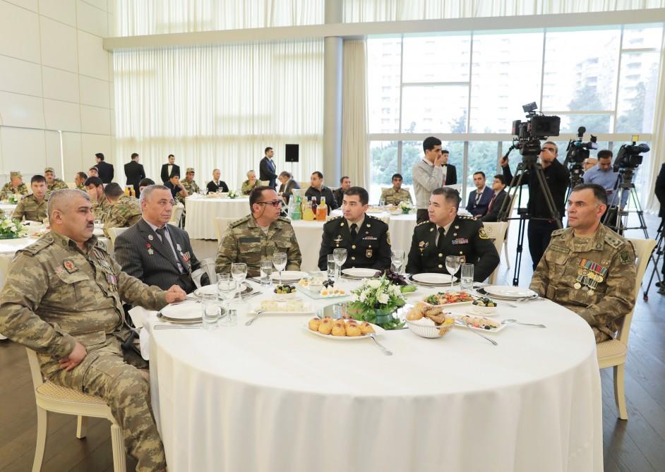 Первый вице-президент Мехрибан Алиева встретилась с военнослужащими, которых обеспечили высокотехнологичными протезами (ФОТО)