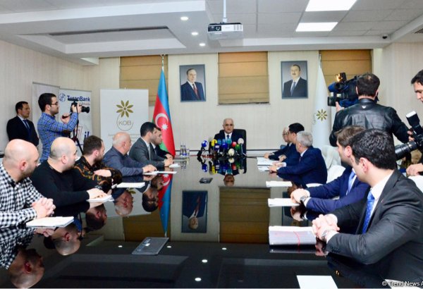 57 businessmen of burnt down shopping center in Baku receive financial assistance (PHOTO)