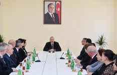 Президент Ильхам Алиев принял участие в открытии в бакинском поселке жилого комплекса для вынужденных переселенцев (ФОТО)