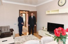 Президент Ильхам Алиев принял участие в открытии в бакинском поселке жилого комплекса для вынужденных переселенцев (ФОТО)