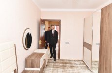 Президент Ильхам Алиев принял участие в открытии в бакинском поселке жилого комплекса для вынужденных переселенцев (ФОТО)