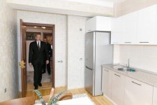 Президент Ильхам Алиев принял участие в открытии в бакинском поселке жилого комплекса для вынужденных переселенцев (ФОТО)