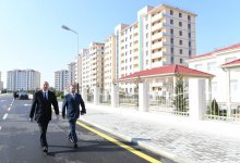Президент Ильхам Алиев принял участие в открытии в бакинском поселке жилого комплекса для вынужденных переселенцев (ФОТО)
