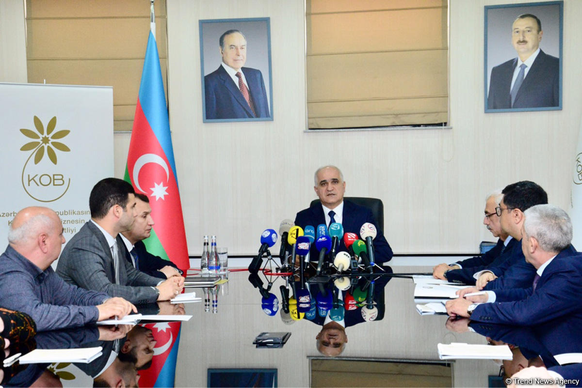 57 businessmen of burnt down shopping center in Baku receive financial assistance (PHOTO)