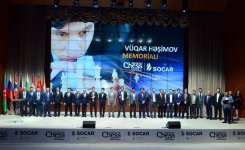 Азербайджанская чайная церемония на покер норвежца  Карлсена (ФОТО)