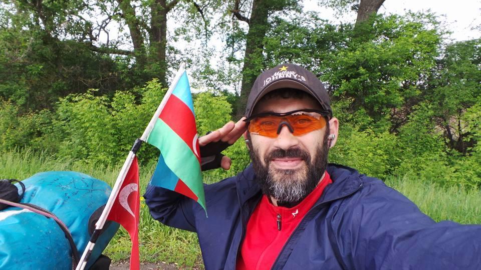 Невероятно! Рамиль Зиядов с флагом Азербайджана проехал на велосипеде 60000 км! (ВИДЕО, ФОТО)