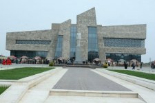 Азербайджанское искусство из гвоздей и нитей (ФОТО)