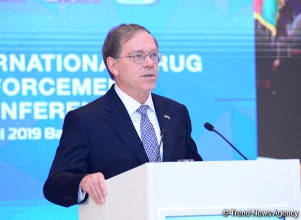 США поддерживают реформы в Азербайджане - посол (версия 2)