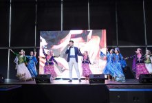 Вице-президент Фонда Гейдара Алиева Лейла Алиева ознакомилась с выставкой детей и молодежи с ограниченными возможностями здоровья, обитателей социальных учреждений (ФОТО)