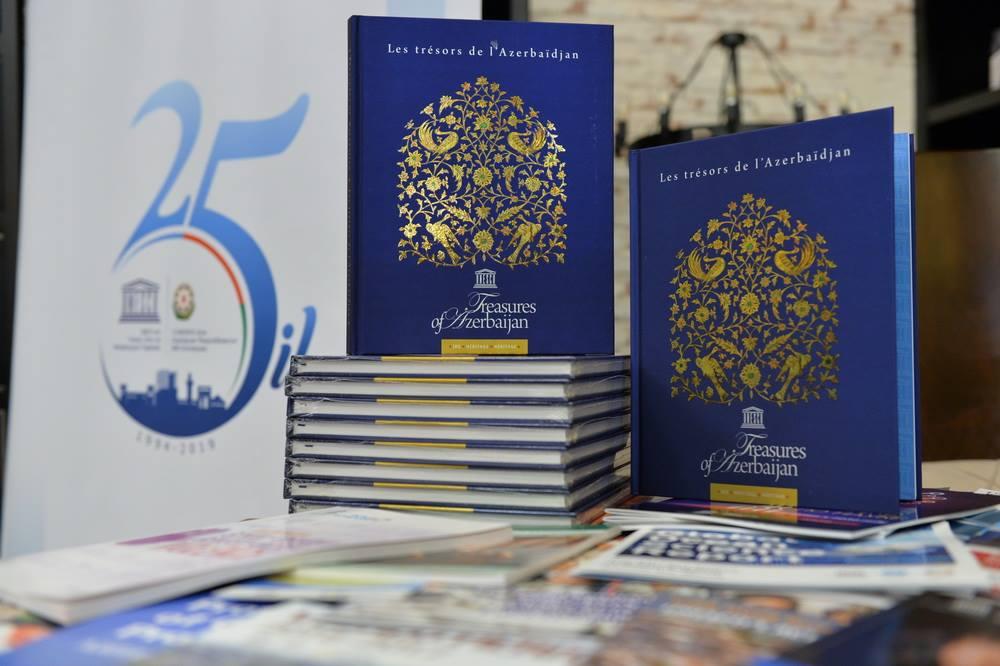 В Баку отметили Всемирный день книги и авторского права (ФОТО)