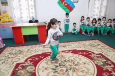 Первый вице-президент Мехрибан Алиева ознакомилась с условиями в яслях-детском саду №229 в Бузовне, в гимназии в Мардакяне и школе №32 Лачинского района (ФОТО) (версия 2)