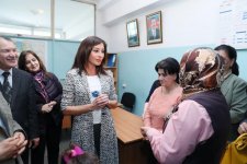 Первый вице-президент Мехрибан Алиева встретилась с вынужденными переселенцами (ФОТО) (версия 2)