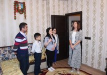Первый вице-президент Мехрибан Алиева встретилась с вынужденными переселенцами (ФОТО) (версия 2)