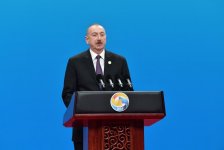 Президент Ильхам Алиев принимает участие во 2-м Международном форуме "Один пояс, один путь" (ФОТО)