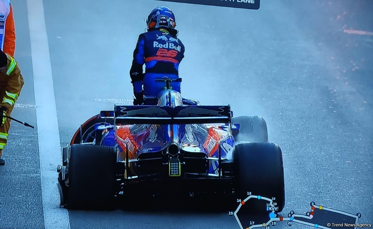 Another accident occurs during F1 practice session in Baku (PHOTO)