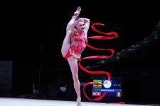 Лучшие моменты второго дня соревнований Кубка мира по художественной гимнастике в Баку (ФОТО)