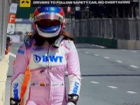 Три пилота F2 остановили гонки из-за аварии в Гран При Формулы 1 SOCAR Азербайджан (ФОТО)