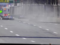 Три пилота F2 остановили гонки из-за аварии в Гран При Формулы 1 SOCAR Азербайджан (ФОТО)