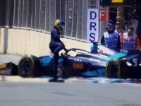 Три пилота F2 остановили гонки из-за аварии в Гран При Формулы 1 SOCAR Азербайджан (ФОТО)