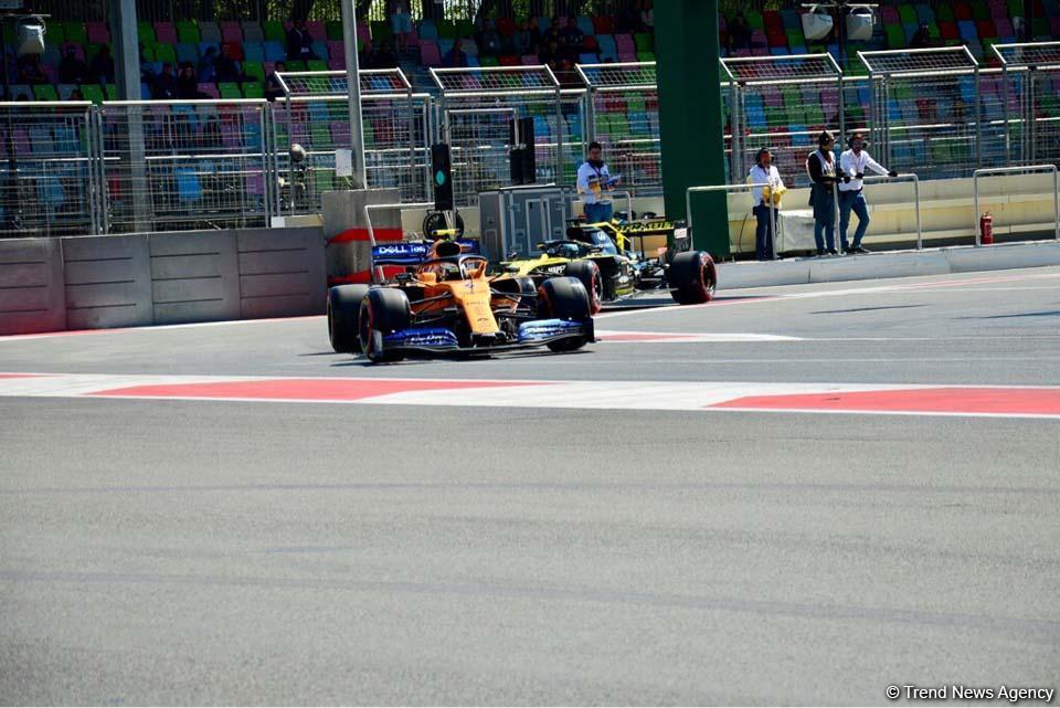 Началась квалификация болидов F1 Гран При Формулы 1 SOCAR Азербайджан (ФОТО)