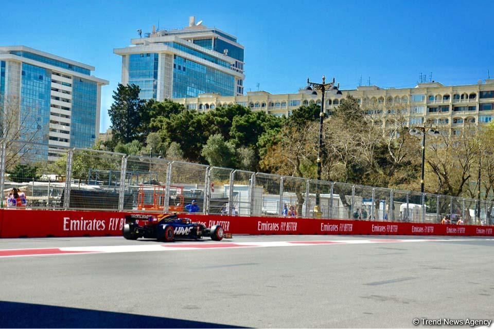 Началась квалификация болидов F1 Гран При Формулы 1 SOCAR Азербайджан (ФОТО)