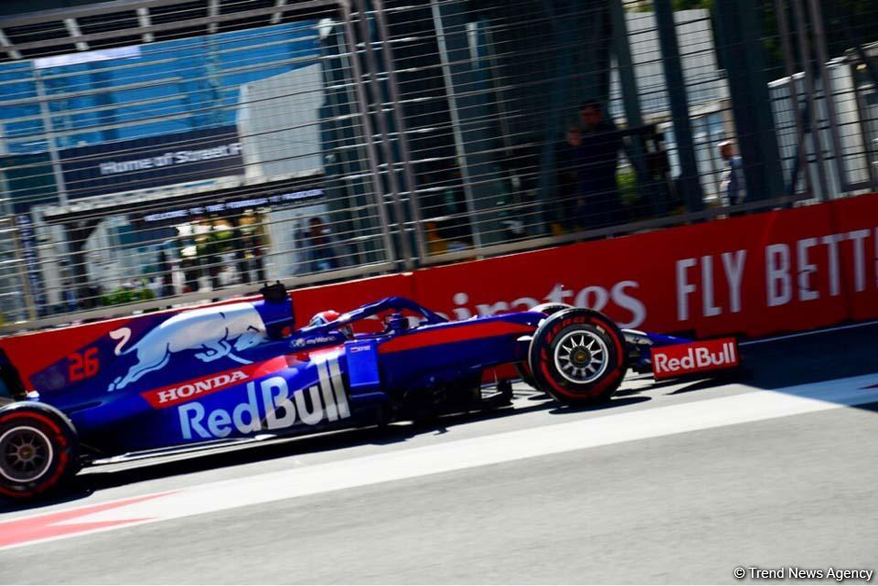 Началась квалификация болидов F1 Гран При Формулы 1 SOCAR Азербайджан (ФОТО)