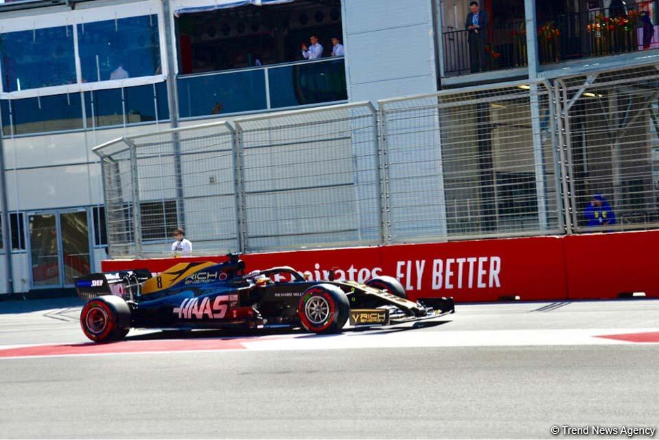 Началась квалификация болидов F1 Гран При Формулы 1 SOCAR Азербайджан (ФОТО)
