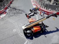 Еще одна цепная авария на гонках F2 в Баку: трое пилотов выбыли из борьбы (ФОТО)