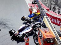 Еще одна цепная авария на гонках F2 в Баку: трое пилотов выбыли из борьбы (ФОТО)
