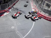 Еще одна цепная авария на гонках F2 в Баку: трое пилотов выбыли из борьбы (ФОТО)