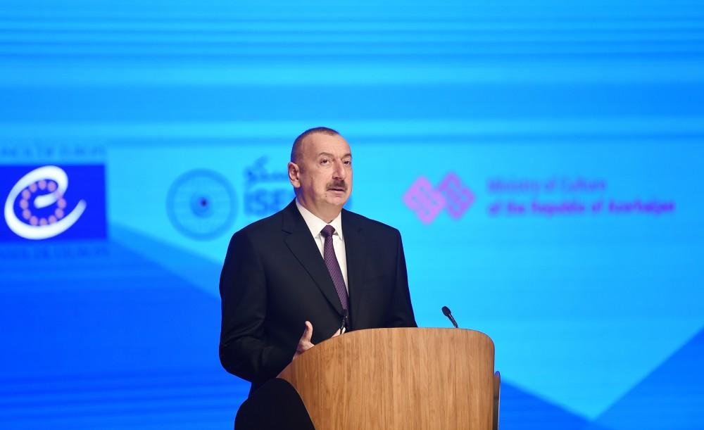 Президент Ильхам Алиев и Первая леди Мехрибан Алиева приняли участие в открытии V Всемирного форума по межкультурному диалогу в Баку (ФОТО)