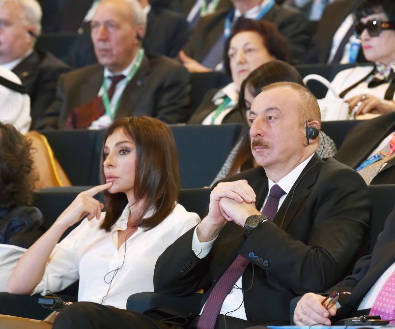 Президент Ильхам Алиев и Первая леди Мехрибан Алиева приняли участие в открытии V Всемирного форума по межкультурному диалогу в Баку (ФОТО)
