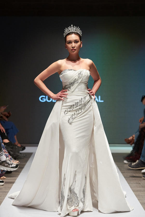 Готическое настроение на Azerbaijan Fashion Week (ФОТО)
