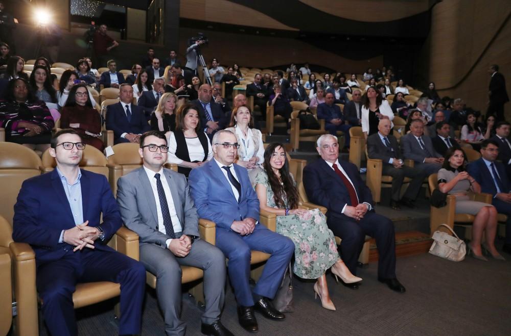Вице-президент Фонда Гейдара Алиева Лейла Алиева приняла участие в мероприятии, посвященном 5-летию Бакинского международного центра мультикультурализма (ФОТО)