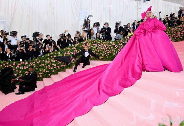 Красная дорожка Met Gala 2019: яркие образы (ФОТО)