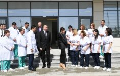 Президент Ильхам Алиев и Первая леди Мехрибан Алиева приняли участие в открытии Гобустанской районной центральной больницы (ФОТО) (версия 2)