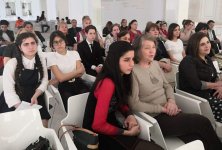 Тёмная ночь: в Баку сняли видеоклип, посвященный Дню Победы (ФОТО)