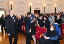 Президент Ильхам Алиев и Первая леди Мехрибан Алиева приняли участие в церемонии прощания с выдающимся композитором Арифом Меликовым (ФОТО) (версия 3)