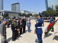 Президент Ильхам Алиев и Первая леди Мехрибан Алиева приняли участие в торжественной церемонии по случаю 74-й годовщины Победы над фашизмом (ФОТО)