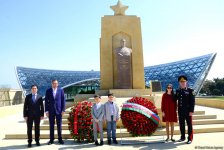 Азербайджанская общественность отмечает 74-ю годовщину Победы над фашизмом (ФОТО)