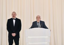 Президент Ильхам Алиев и Первая леди Мехрибан Алиева приняли участие в торжественной церемонии, посвященной 96-летию Гейдара Алиева и 15-летию Фонда Гейдара Алиева (ФОТО)