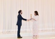 Президент Ильхам Алиев и Первая леди Мехрибан Алиева приняли участие в торжественной церемонии, посвященной 96-летию Гейдара Алиева и 15-летию Фонда Гейдара Алиева (ФОТО)