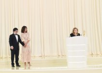 Президент Ильхам Алиев и Первая леди Мехрибан Алиева приняли участие в торжественной церемонии, посвященной 96-летию Гейдара Алиева и 15-летию Фонда Гейдара Алиева (ФОТО)