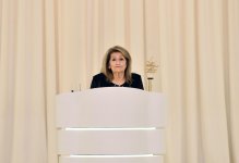 Президент Ильхам Алиев и Первая леди Мехрибан Алиева приняли участие в торжественной церемонии, посвященной 96-летию Гейдара Алиева и 15-летию Фонда Гейдара Алиева (ФОТО)